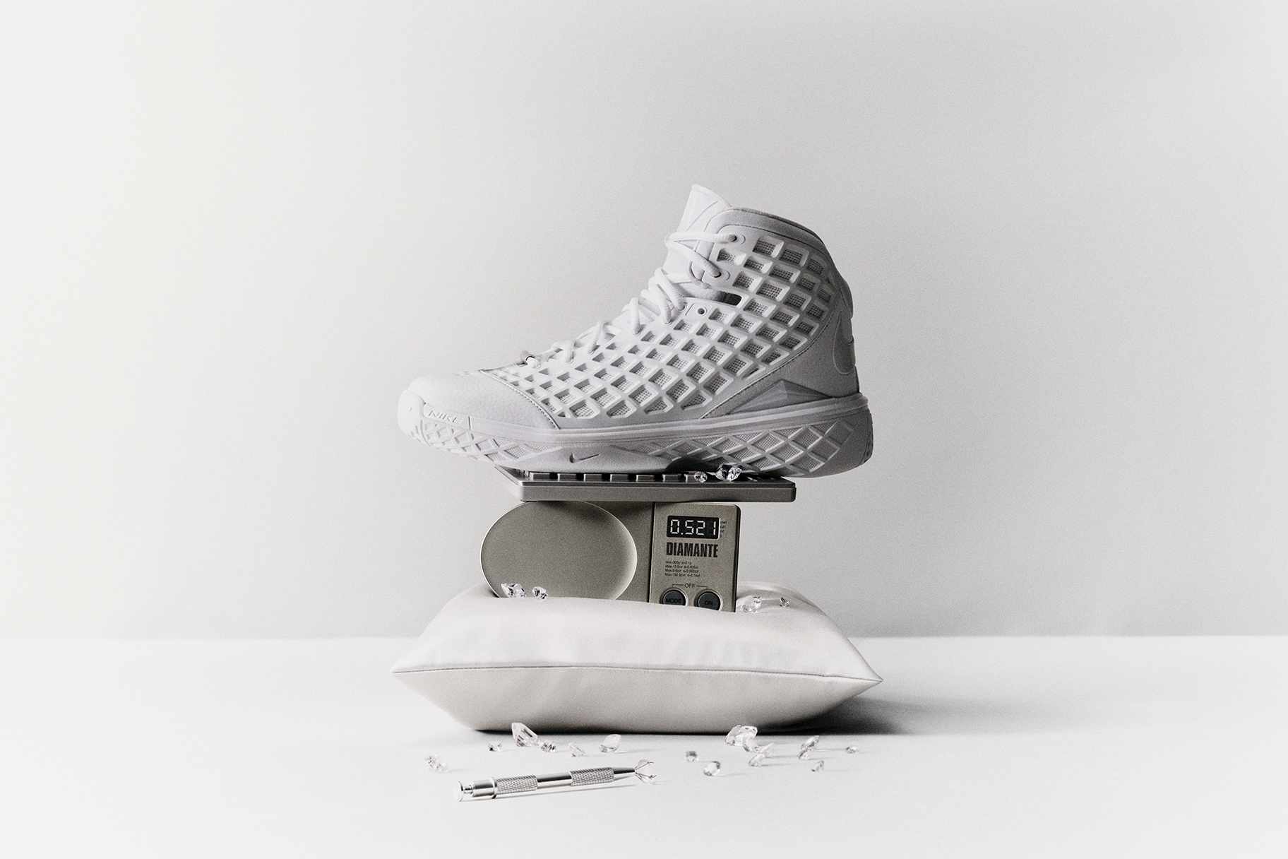 コービー 3 プロトロ バスケ　30cm コービー 3 プロトロ バスケ 30cm コービー 3 プロトロ：アイコニック